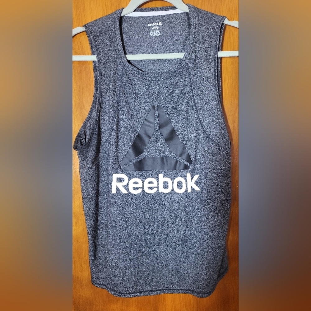 Reebok Top  Size L